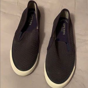 Sperry slip on sneakers size 6
